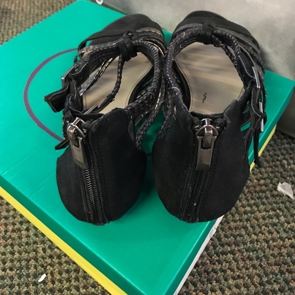 Sandals - Picture 3 of 3